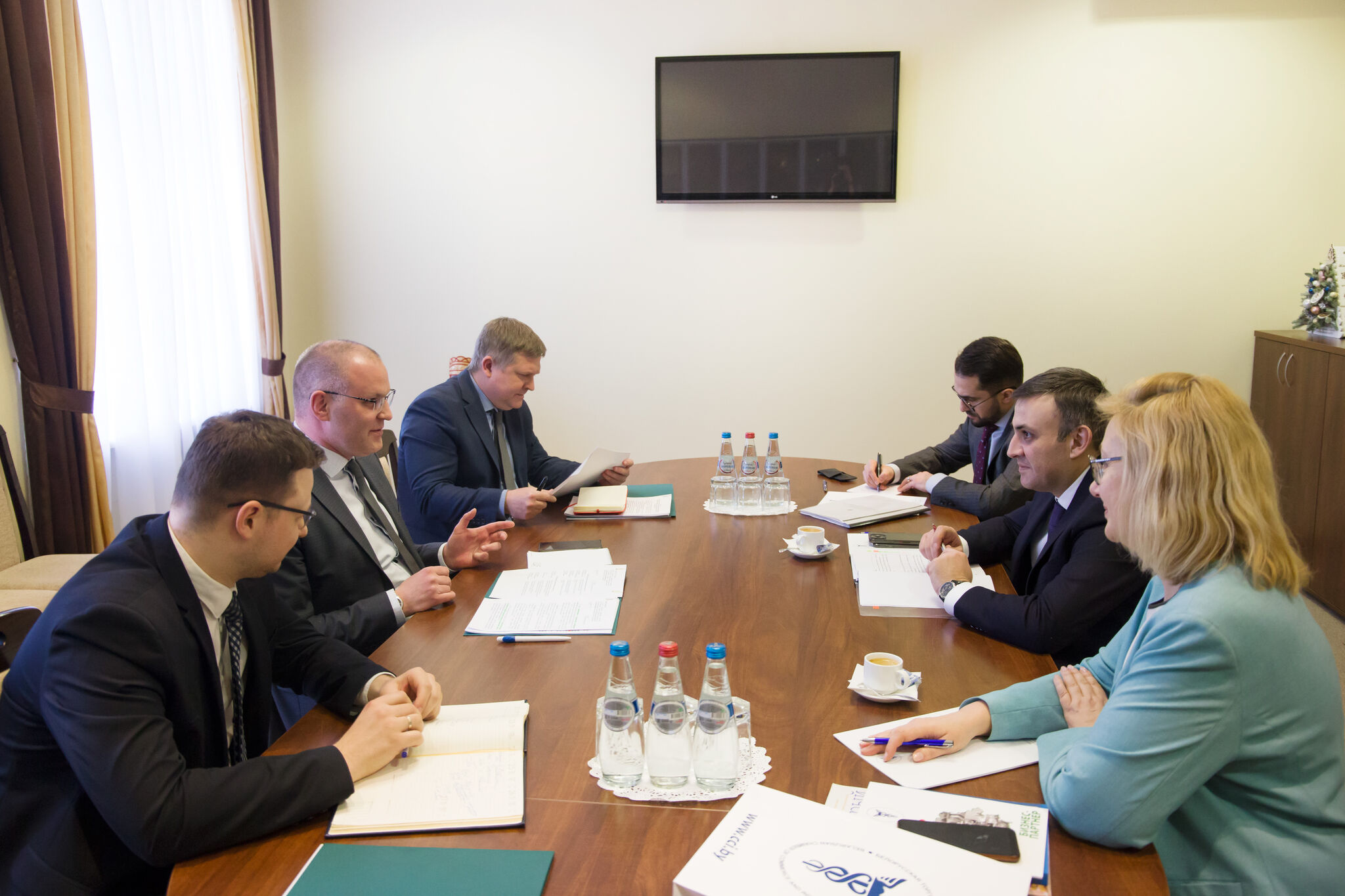 Сустрэча намесніка старшыні БелГПП Д.Мялешкіна з членам Калегіі (Міністрам) па ўнутраных рынках, інфарматызацыі, інфармацыйна-камунікацыйных тэхналогіях ЕЭК В.Сіманянам Сустрэча намесніка старшыні БелГПП Д.Мялешкіна з членам Калегіі (Міністрам) па ўнутраных рынках, інфарматызацыі, інфармацыйна-камунікацыйных тэхналогіях ЕЭК В.Сіманянам