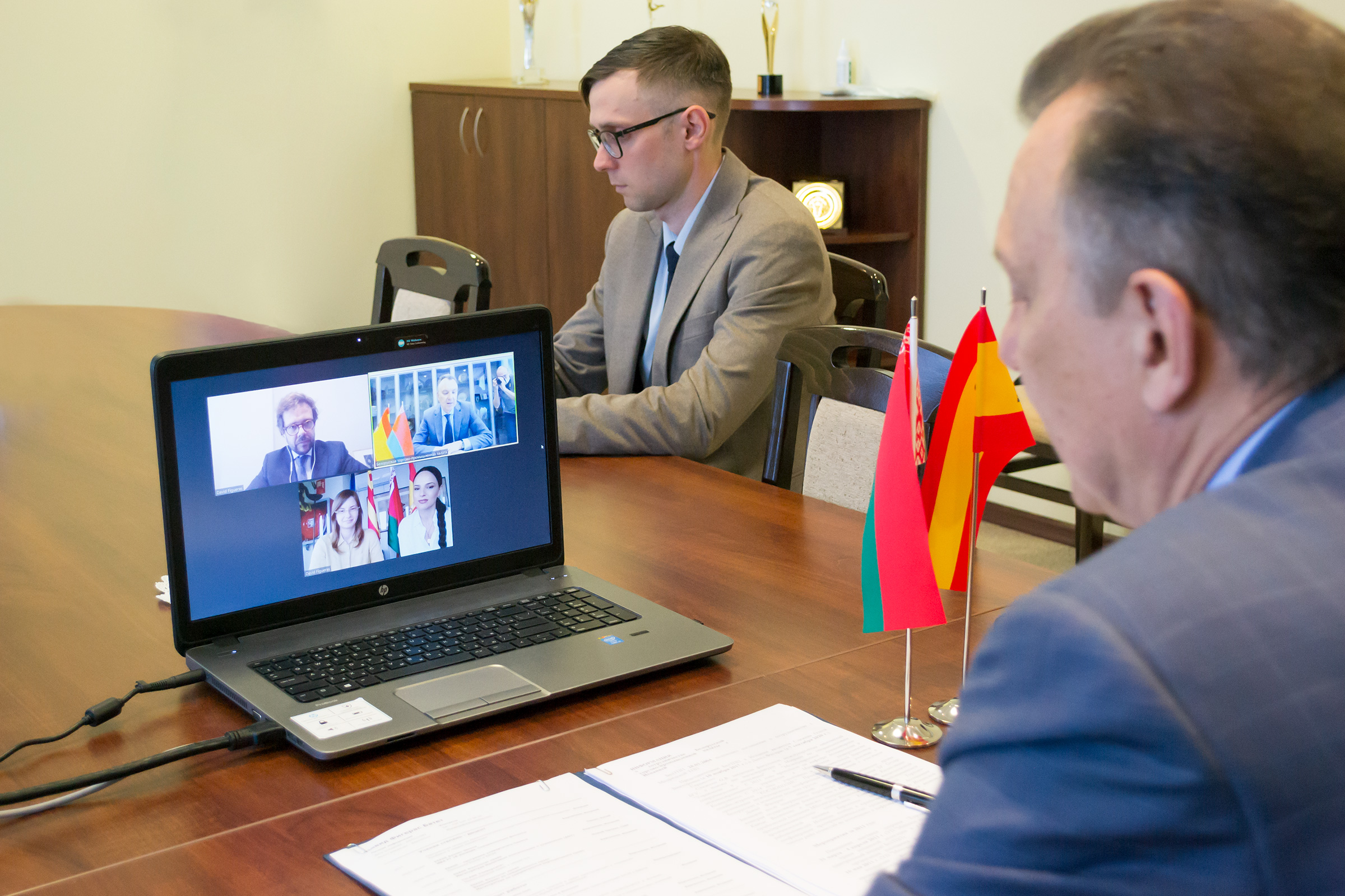Сустрэча старшыні БелГПП У.Улаховіча з прадстаўніком БелГПП у Іспаніі Д.Фігерасам Сустрэча старшыні БелГПП У.Улаховіча з прадстаўніком БелГПП у Іспаніі Д.Фігерасам
