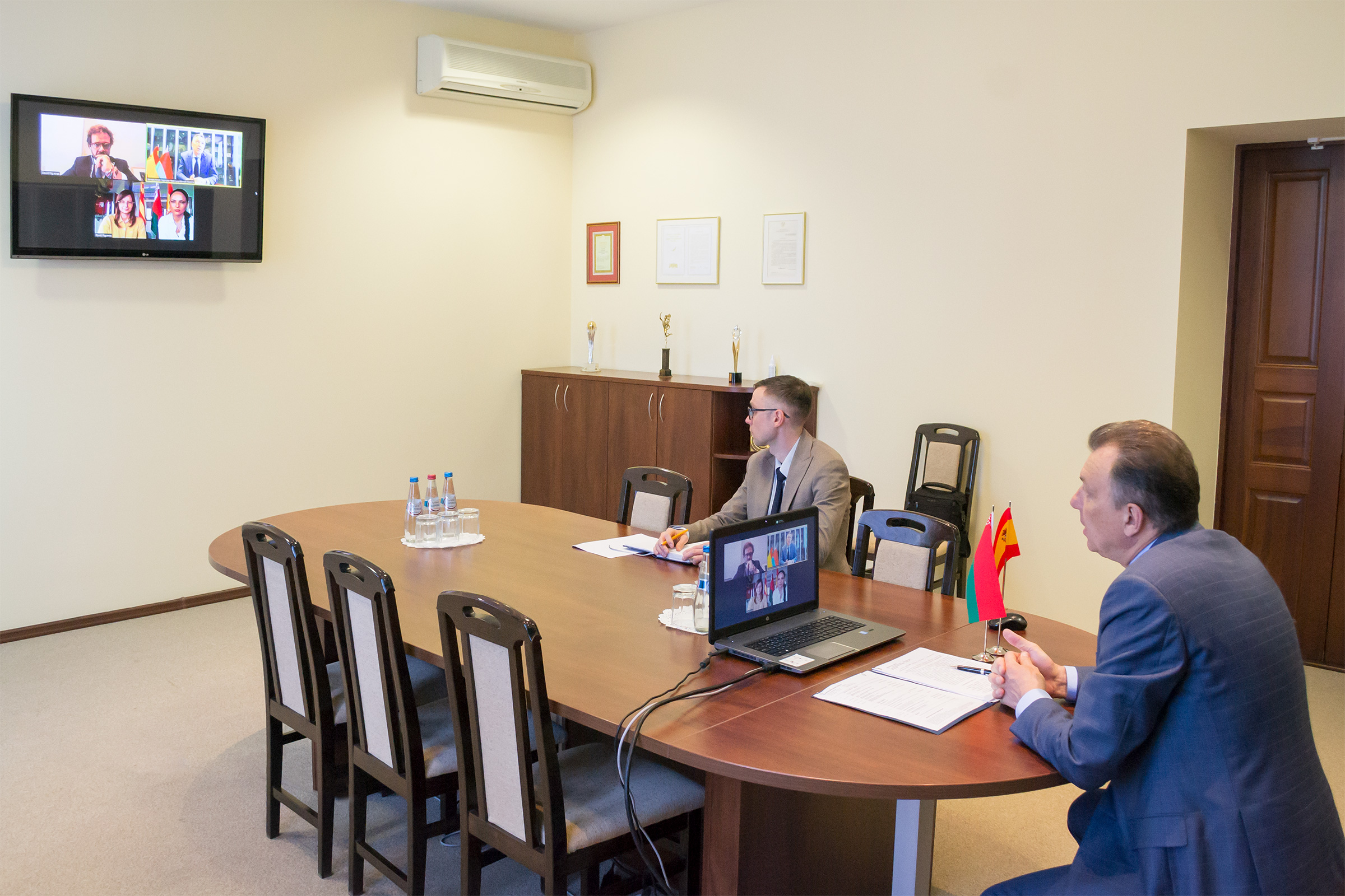 Встреча председателя БелТПП В.Улаховича с представителем БелТПП в Испании Д.Фигерасом Встреча председателя БелТПП В.Улаховича с представителем БелТПП в Испании Д.Фигерасом