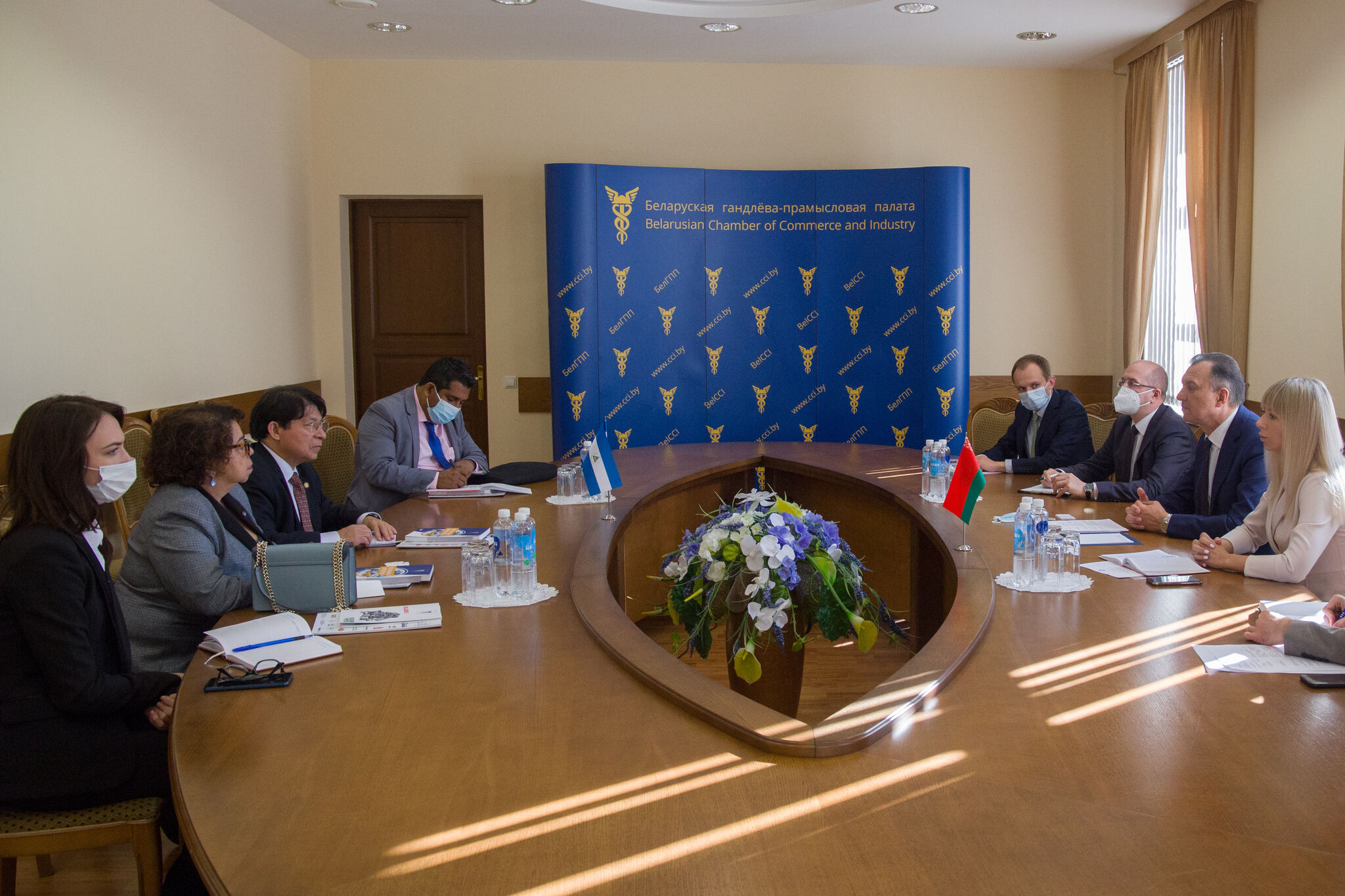 Сустрэча старшыні БелГПП У.Улаховіча з Міністрам замежных спраў Нікарагуа Д.М.Каліндрэсам Сустрэча старшыні БелГПП У.Улаховіча з Міністрам замежных спраў Нікарагуа Д.М.Каліндрэсам